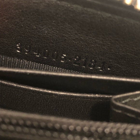 GUCCI Black Leather Zip Around Monogrammed GG Wallet Excellent Condition - Picture 11 of 15